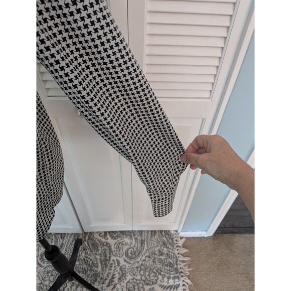 Talbots Shirt Womens M Black White Star Chevron Half Button Top Blouse Corpcore - Picture 6 of 12